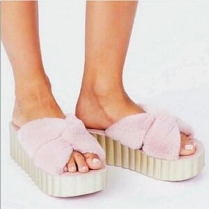 Tory Burch Scallop Slide Sandals, Faux Fur, size 10